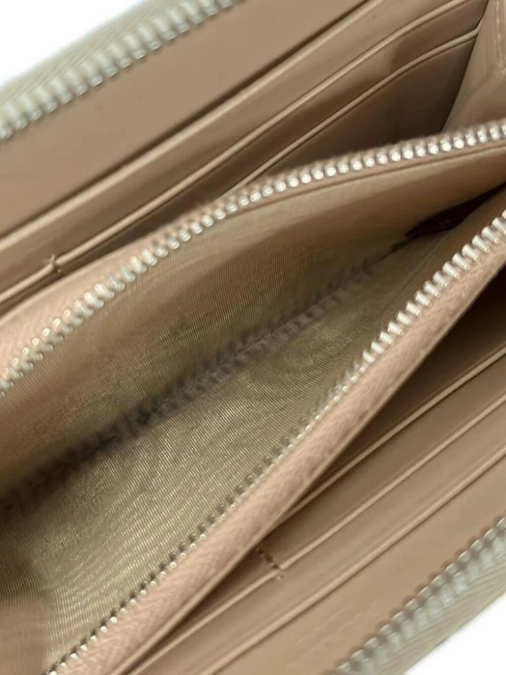 PRADA - Yellow Patent Leather Hardware Long Wallet - Picture 4 of 7